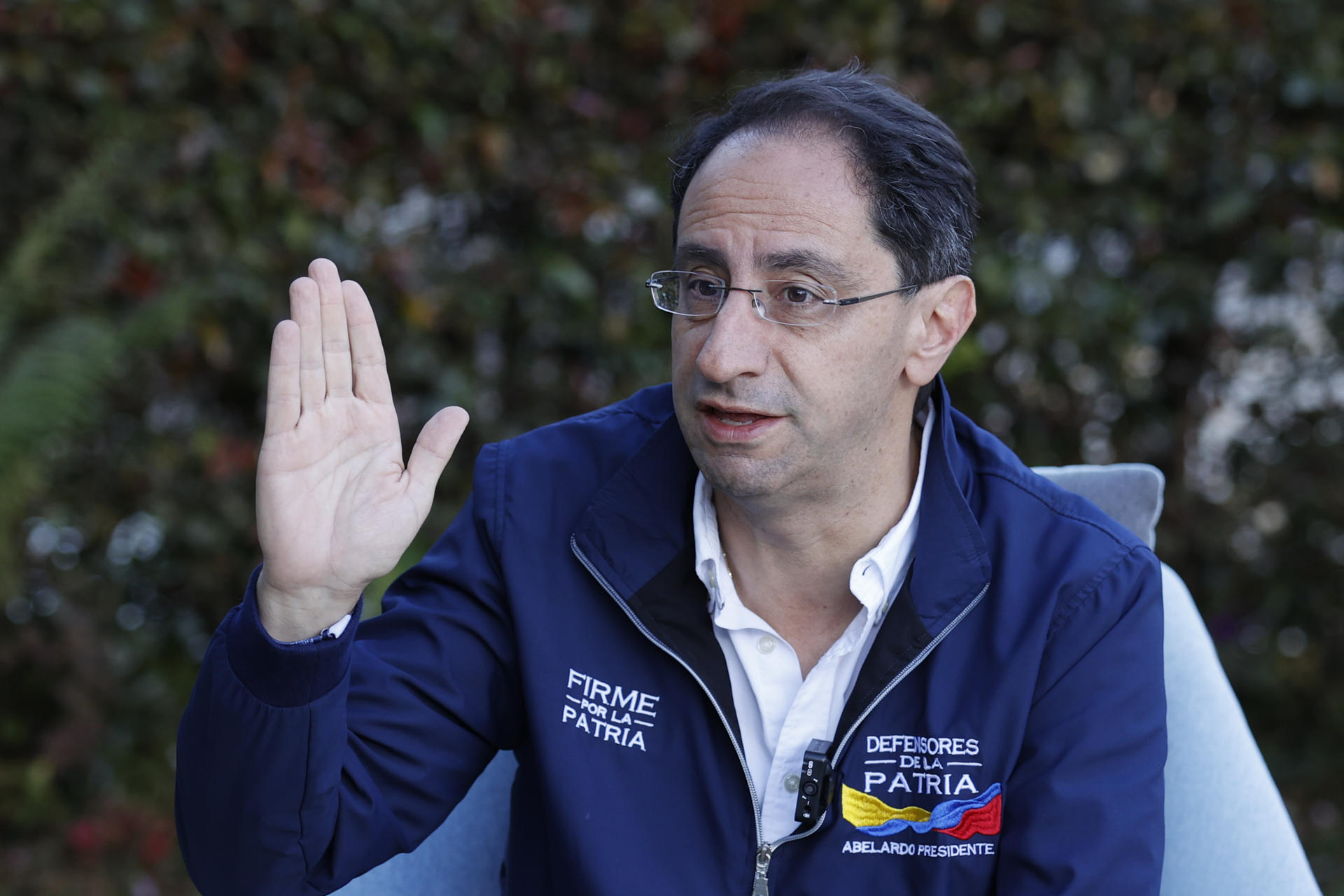El candidato a la vicepresidencia de Colombia, José Manuel Restrepo, habla en entrevista con EFE este miércoles, en Bogotá (Colombia). EFE/ Mauricio Dueñas Castañeda
