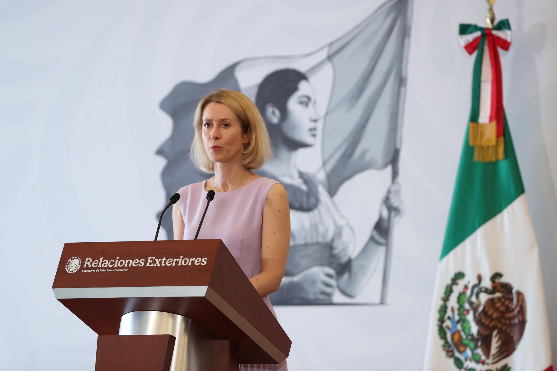 La alta representante de la Unión Europea para la Política Exterior y Seguridad, Kaja Kallas, habla en una rueda de prensa conjunta con el secretario de Relaciones Exteriores de México, Roberto Velasco, este jueves, en Ciudad de México (México). EFE/Mario Guzmán
