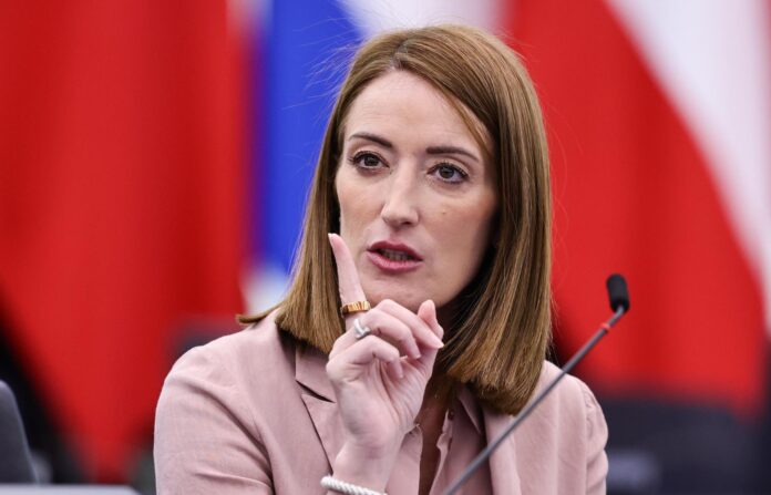 Fotografía de archivo, tomada el pasado 28 de abril, de la presidenta del Parlamento Europeo, Roberta Metsola, durante una sesión de la Eurocámara, en Estrasburgo (Francia) EFE/Ronald Wittek
