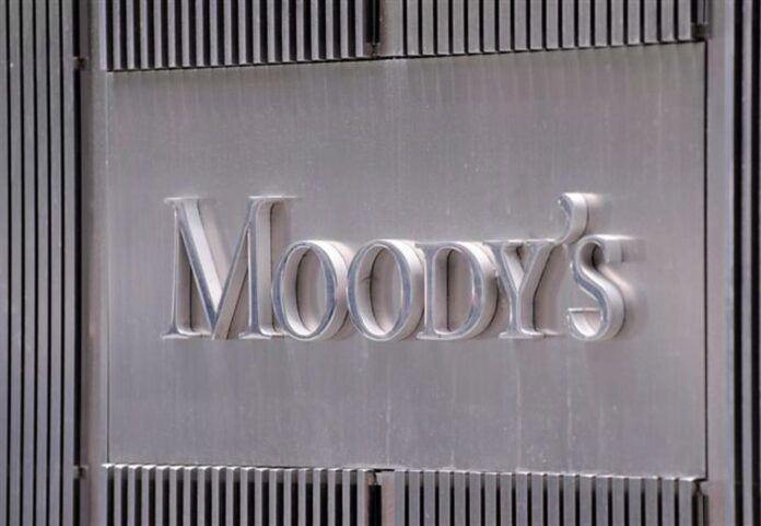 Fotografía de archivo del logo de la agencia de calificación Moody's en la fachada de su sede en Nueva York (EEUU). EFE/ANDREW GOMBERT
