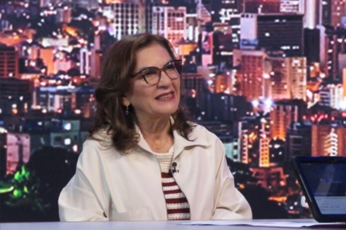 Fotografía difundida por el canal estatal Venezolana de Televisión de la ministra para el Transporte de Venezuela, Jacqueline Faría, durante una entrevista este jueves, en Caracas (Venezuela). EFE/ VTV
