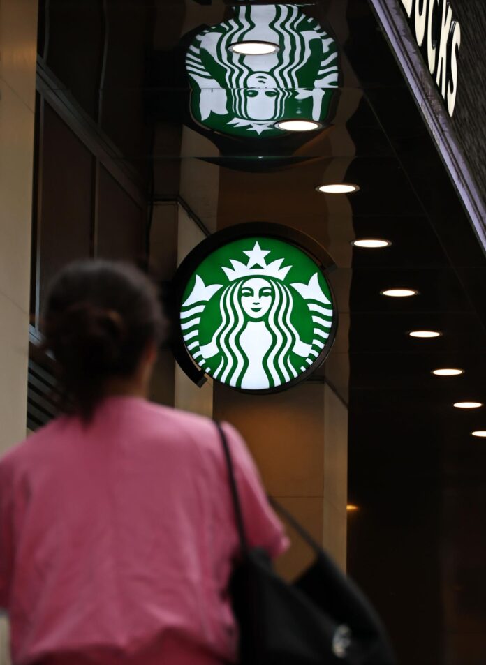 SEÚL (Corea del Sur), 18/05/2026.- Un local de Starbucks en Seúl, Corea del Sur, el 19 de mayo de 2026.
EFE/EPA/YONHAP PROHIBIDA SU PUBLICACIÓN EN COREA DEL SUR
