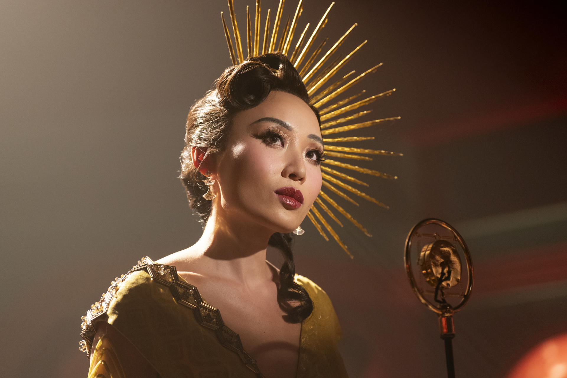 Fotograma cedido por Prime Video donde aparece Li Jun Li como Cat durante una escena de la serie 'Spider-Noir' que llegará a la plataforma para su estreno global el 27 de mayo. EFE/ Prime Video /SOLO USO EDITORIAL /NO VENTAS /SOLO DISPONIBLE PARA ILUSTRAR LA NOTICIA QUE ACOMPAÑA /CRÉDITO OBLIGATORIO
