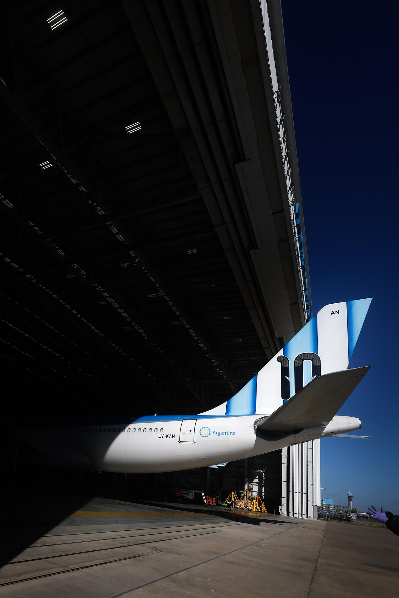 El avión de Aerolíneas Argentinas que trasladará a los jugadores de la Albiceleste al Mundial 2026 en EE.UU. EFE/Juan Ignacio Roncoroni
