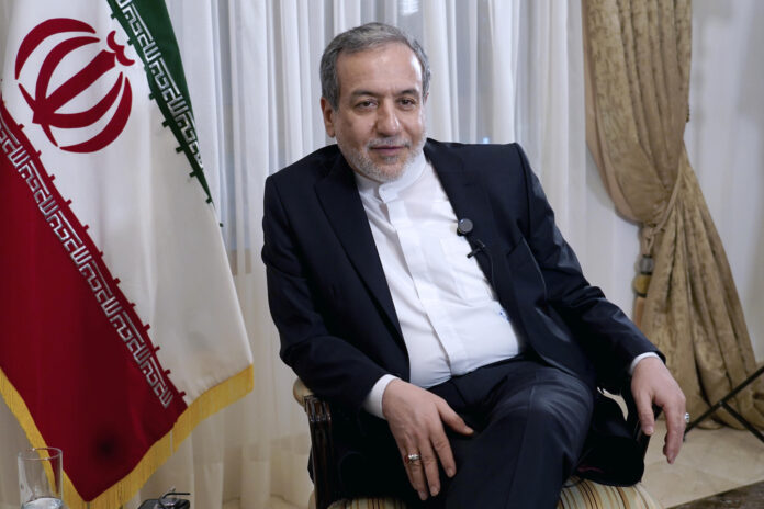 Fotografía de archivo en la que se captó al ministro iraní de Relaciones Exteriores, Abás Araqchí, durante una entrevista con EFE, en Lisboa (Portugal). EFE/Jorge Jerónimo
