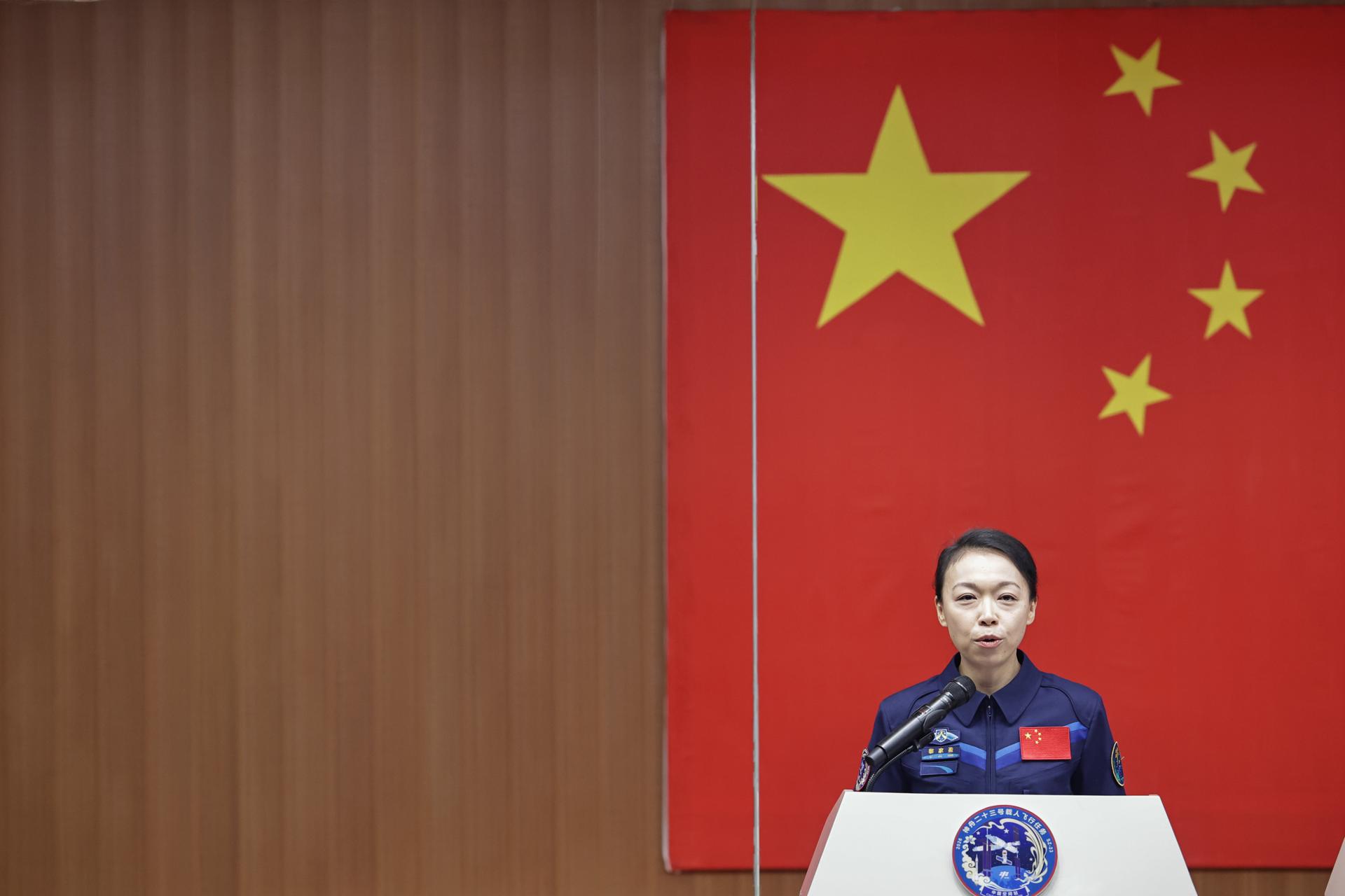 JIUQUAN (China), 23/05/2026.- Astronautas de la misión espacial Shenzhou-23 durante una rueda de prensa en Jiuquan, China. EFE/EPA/ANDRES MARTINEZ CASARES
