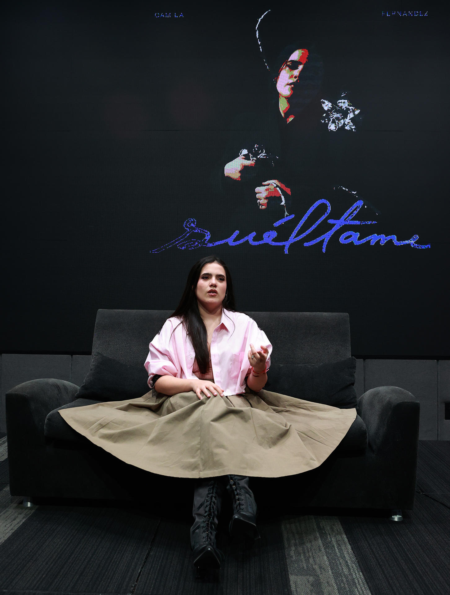 La cantante mexicana, Camila Fernández, posa este viernes durante una entrevista con EFE, en la Ciudad de México (México). EFE/Alex Cruz