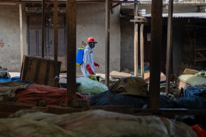 Bunia (RC CONGO), 23/05/2026.- Diez países de África se encuentran en riesgo de verse afectados por el brote de ébola declarado en el este de la República Democrática del Congo (RDC), que ya se ha propagado a Uganda, al compartir frontera con esas dos naciones, advirtió este sábado la agencia de salud pública de la Unión Africana (UA).
 EFE/EPA/STRINGER
