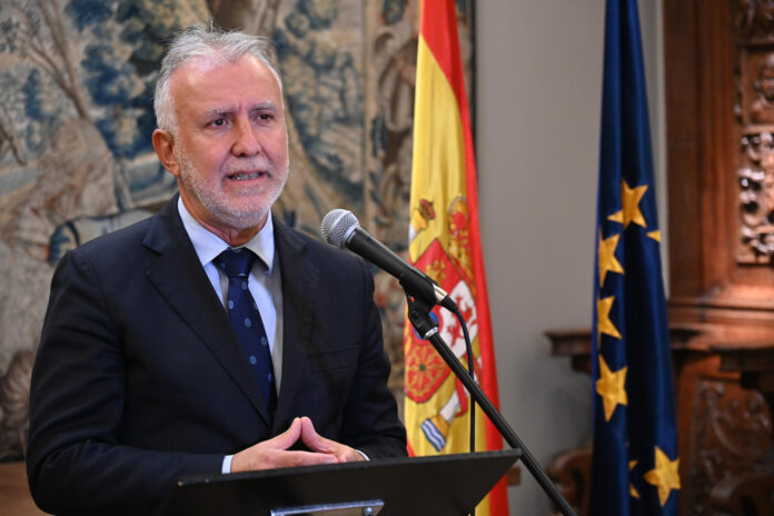 El ministro de Política Territorial y Memoria Democrática de España, Ángel Víctor Torres, fue captado este 23 de mayo, durante un el acto conmemorativo de la fundación de Montevideo y de la primera emigración canaria a Uruguay, en Montevideo (Uruguay). EFE/Federico Gutiérrez
