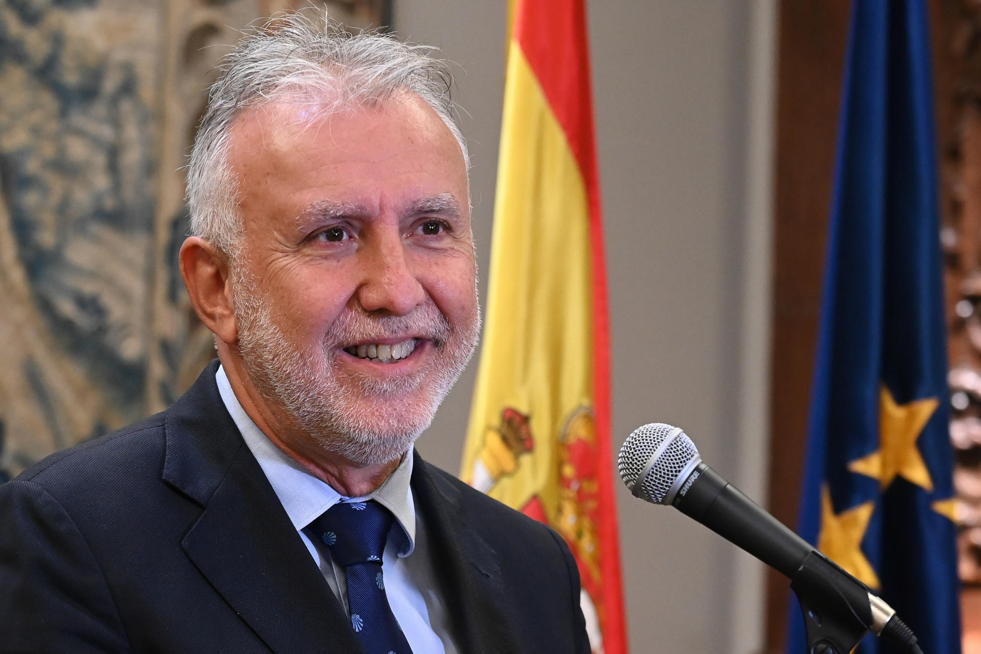 El ministro de Política Territorial y Memoria Democrática de España, Ángel Víctor Torres, fue captado este 23 de mayo, durante un el acto conmemorativo de la fundación de Montevideo y de la primera emigración canaria a Uruguay, en Montevideo (Uruguay). EFE/Federico Gutiérrez

