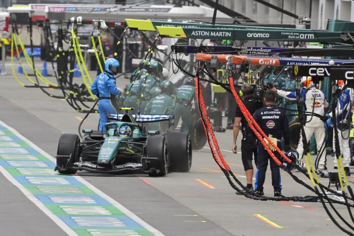El piloto español de Fórmula Uno Fernando Alonso, este sábado, durante los entrenamientos para el Gran Premio de Canadá. EFE/ CRISTOBAL HERRERA-ULASHKEVICH / POOL
