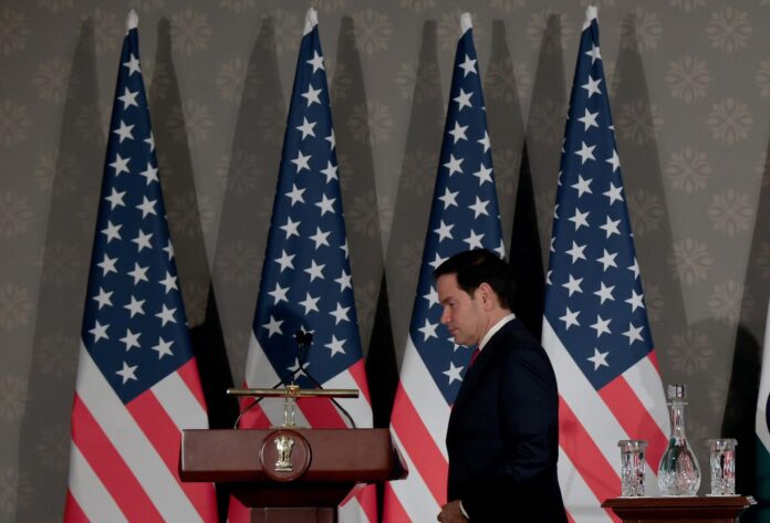 EFE/EPA/RAJAT GUPTA
