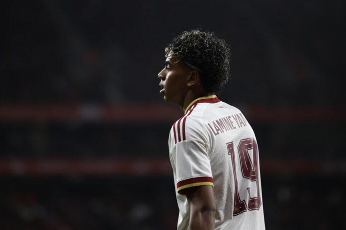 El delantero de la selección española de fútbol Lamine Yamal, durante el amistoso España-Egipto. EFE/Alberto Estévez
