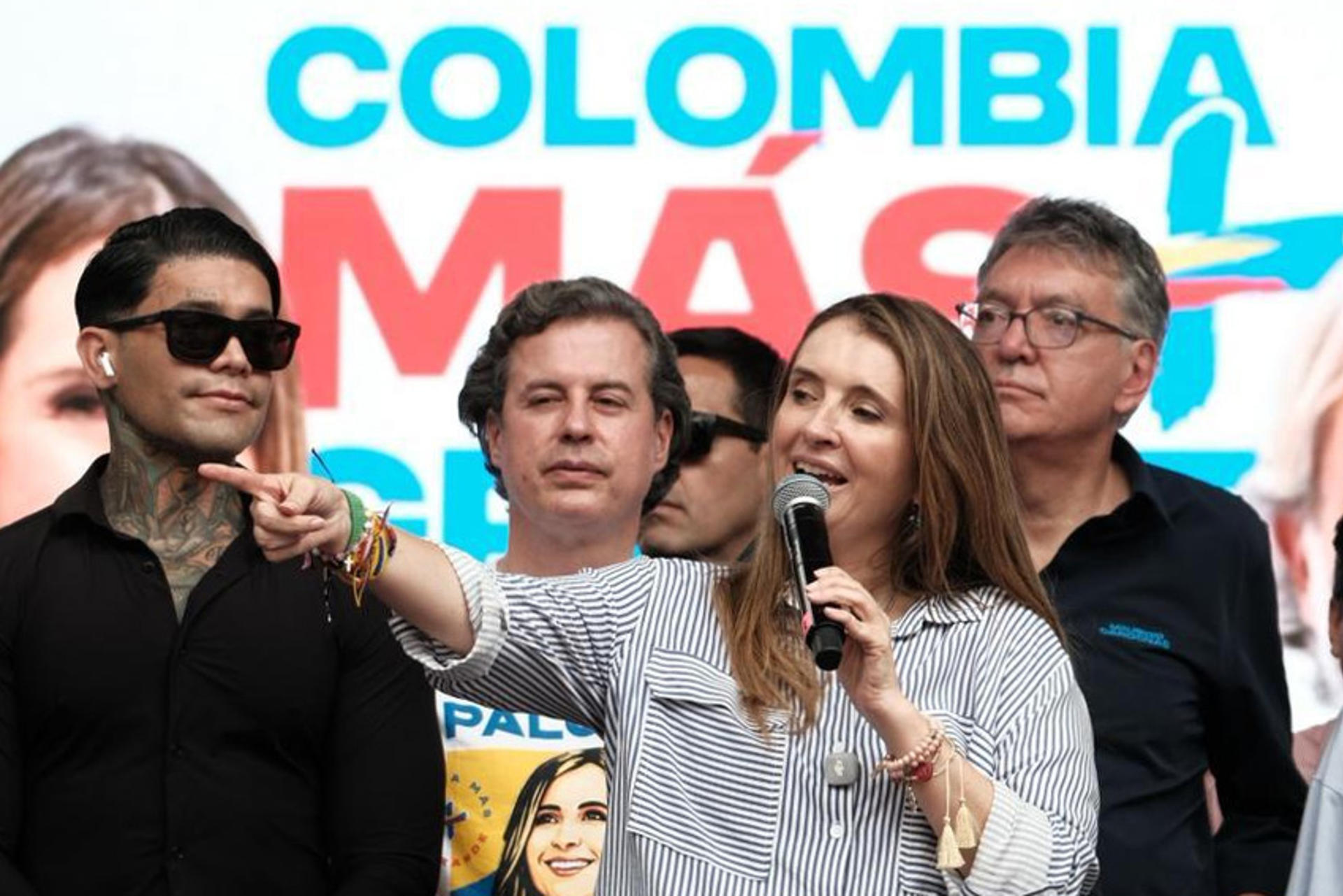 Fotografía cedida por la oficina de comunicaciones Paloma Valencia de la candidata a la Presidencia de Colombia por el Centro Democrático hablando durante su discurso de cierre de campaña este sábado, en Medellín (Colombia).EFE/ Prensa Paloma Valencia