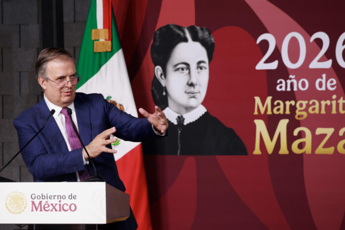 El secretario de Economía de México, Marcelo Ebrard, habla durante un evento en la ciudad de Toluca (México). EFE/Felipe Gutiérrez
