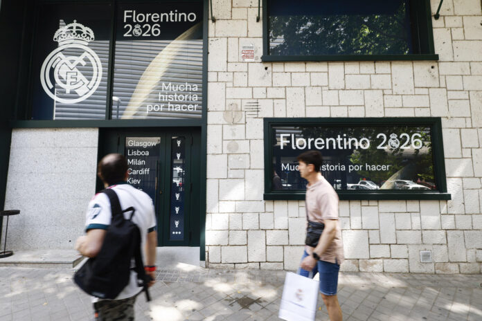 Vista de la oficina de la sede electoral de Florentino Pérez, este lunes, en Madrid. EFE/Sergio Pérez
