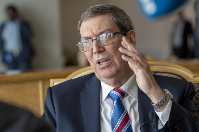 El canciller de Cuba, Bruno Rodríguez Parrilla, habla en una entrevista con EFE, en Nueva York (Estados Unidos). Imagen de archivo. EFE/ Ángel Colmenares

