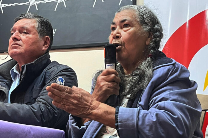 La fundadora de las Ligas Agrarias Cristianas de Jejuí (LAC), Cristina Olazar (d), habla durante, este 26 de mayo de 2026, en Asunción (Paraguay). EFE/ Nina Osorio
