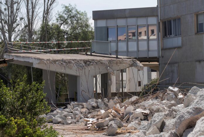 En la imagen de archivo, demolición de un edificio. EFE / Atienza
