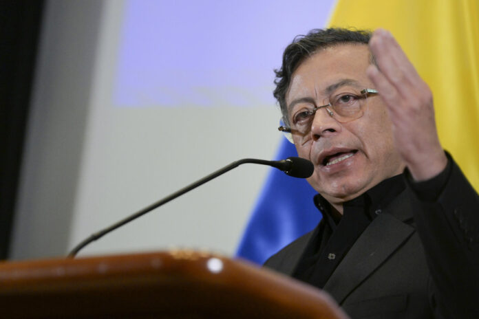 Fotografía de archivo del presidente de Colombia, Gustavo Petro, hablando en una rueda de prensa en Washington (EE.UU.). EFE/ Lenin Nolly

