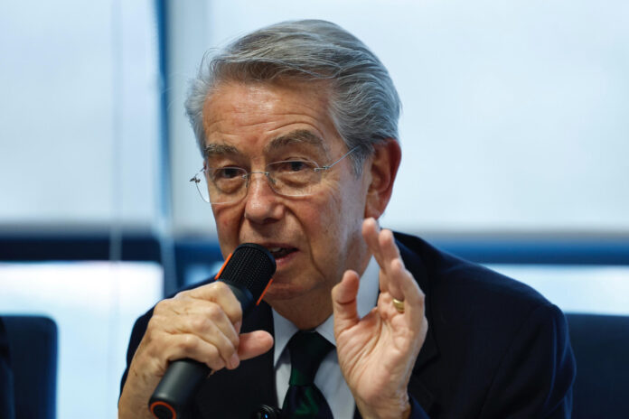 El presidente del Consejo Empresarial Mexicano de Comercio Exterior, Inversión y Tecnología (Comce), Sergio Contreras habla en una rueda de prensa en Ciudad de México (México). Imagen de archivo. EFE/Sáshenka Gutiérrez
