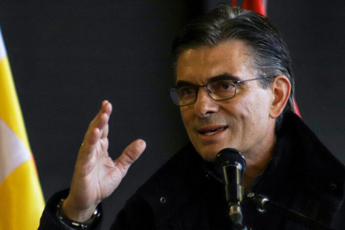 El presidente de Bolivia, Rodrigo Paz, habla durante un Consejo Económico y Social en La Paz (Bolivia). EFE/ Gabriel Márquez
