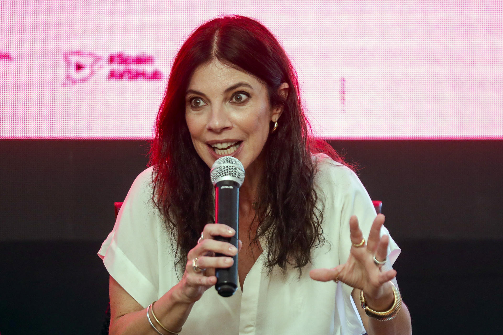 La actriz española Maribel Verdú participa durante una rueda de prensa este miércoles, en Ciudad de México. EFE/Isaac Esquivel
