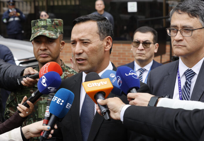 El ministro de Defensa de Colombia, Pedro Sánchez Suárez (c), en una foto de archivo. EFE/ Mauricio Dueñas Castañeda
