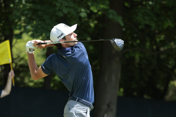 Fotografía de Steve Falk, en la que puede verse en una imagen de archivo del 17 de mayo al golfista chileno Joaquín Niemann, durante un torneo. EFE
