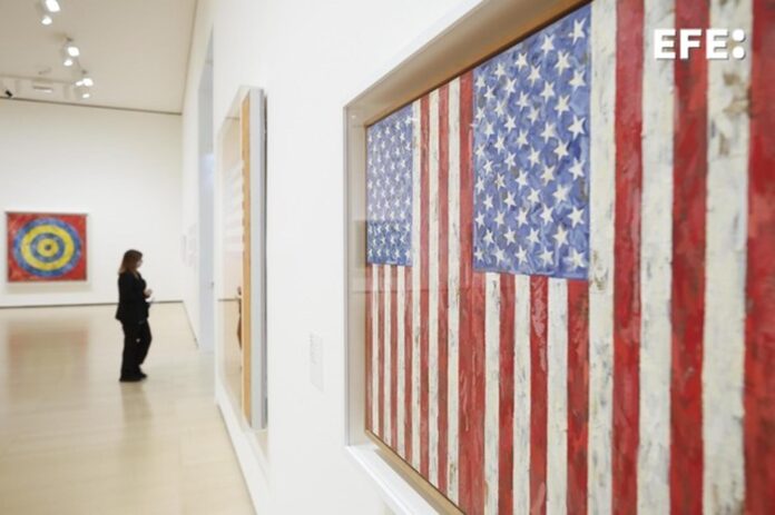 Una de las obras expuestas en 'Jasper Johns: Night Driver', en el Museo Guggenheim Bilbao. EFE/ Miguel Tona
