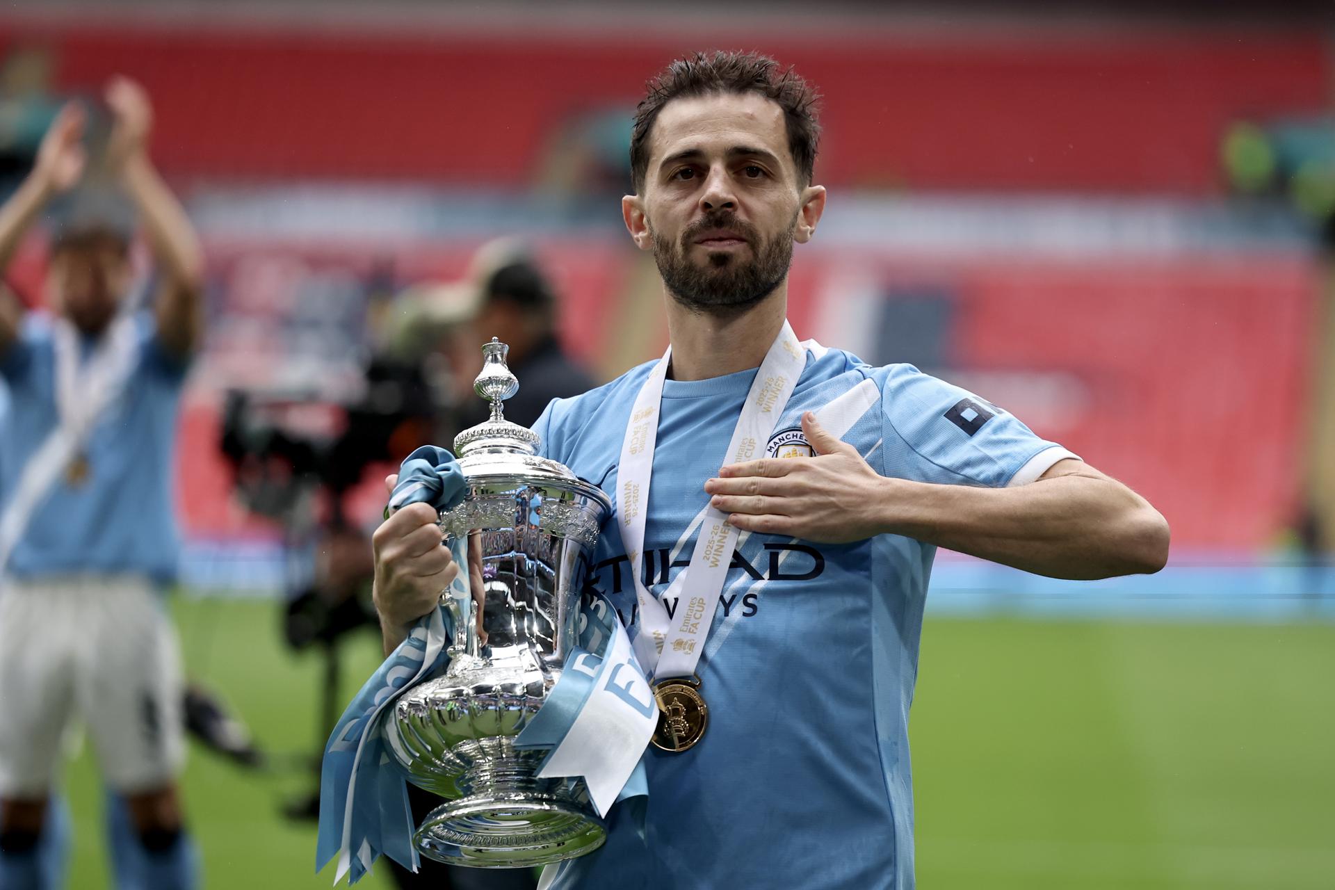 El futbolista del Manchester City Bernardo Silva, durante una celebración el pasado 16 de mayo. EFE/NEIL HALL *Sólo uso editorial*
