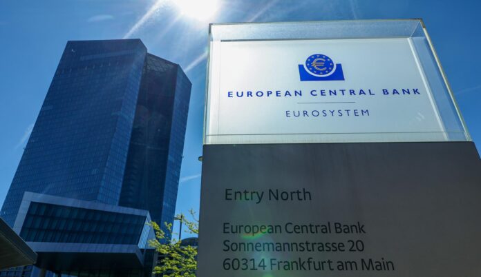 Fotografía de archivo de la sede del Banco Central Europeo en Fráncfort. EFE/EPA/RONALD WITTEK
