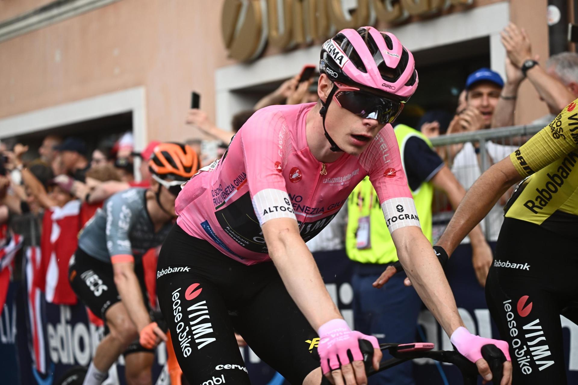 El danés Jonas Vingegaard, líder del giro de Italia. EFE/EPA/LUCA ZENNARO
