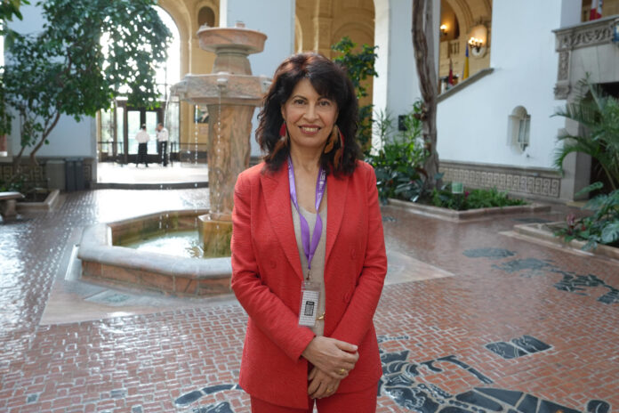 La ministra de Igualdad de España, Ana Redondo, posa durante una entrevista con EFE este jueves en la sede de la OEA, en Washington (EE.UU.). EFE/ Octavio Guzmán
