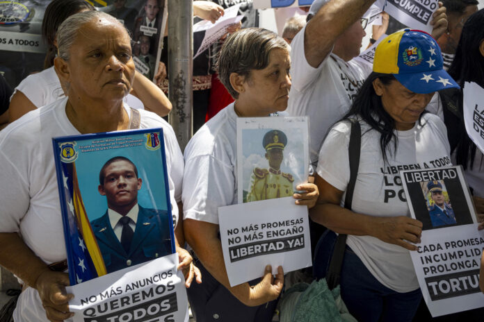 Familiares de presos políticos se manifiestan para denunciar las promesas de excarcelaciones 