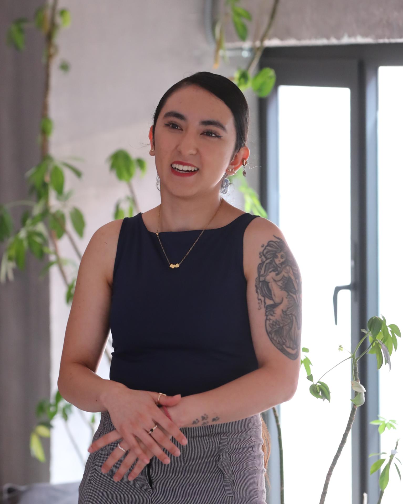 La participante en el estudio de Oxfam, Stephanie Ize, habla durante una entrevista con EFE este jueves, en Ciudad de México (México). EFE/ Mario Guzmán
