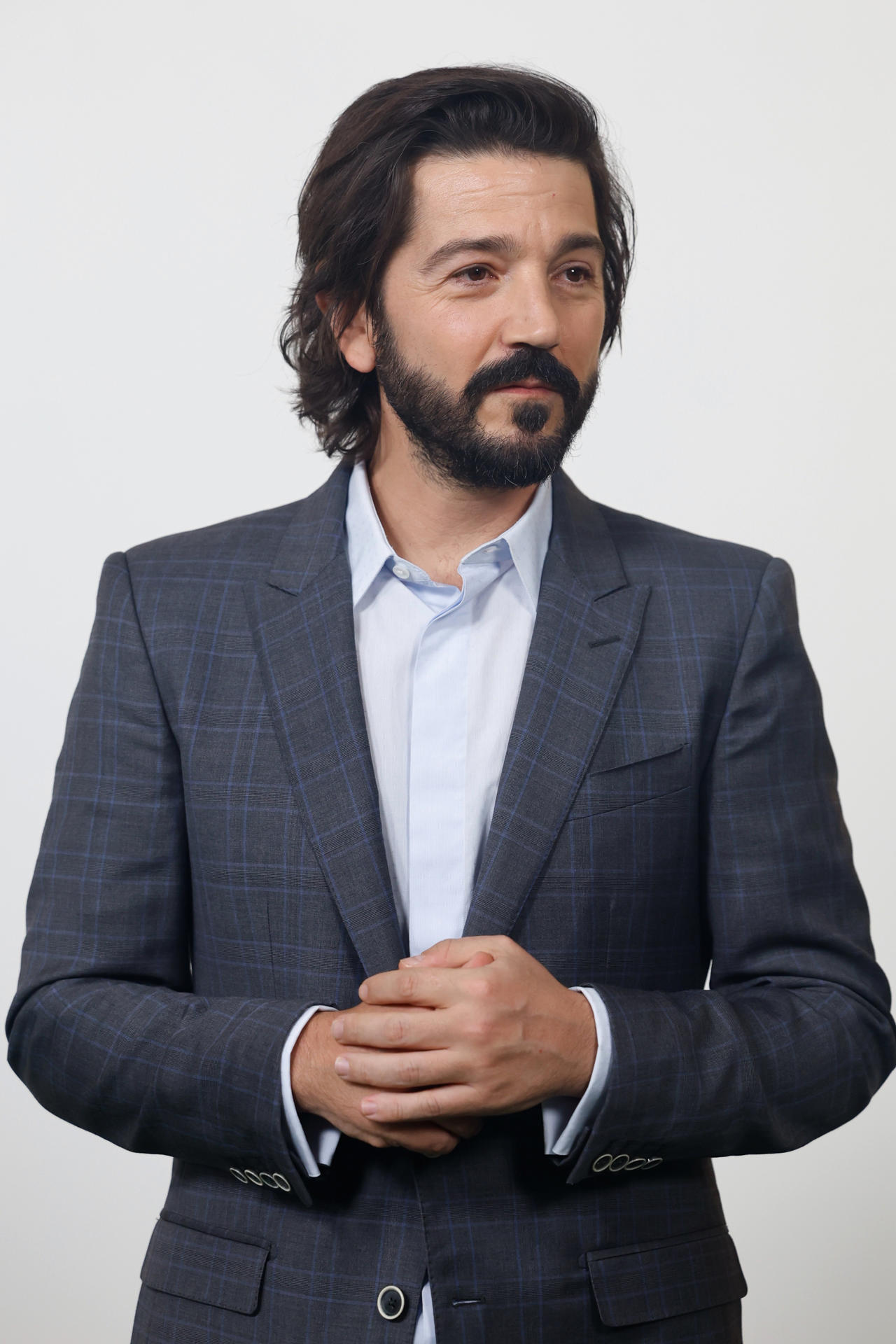 El cineasta y actor méxicano Diego Luna posa durante la alfombra roja de la película ‘México 86’ este jueves, en Ciudad de México (México). EFE/ Sáshenka Gutiérrez
