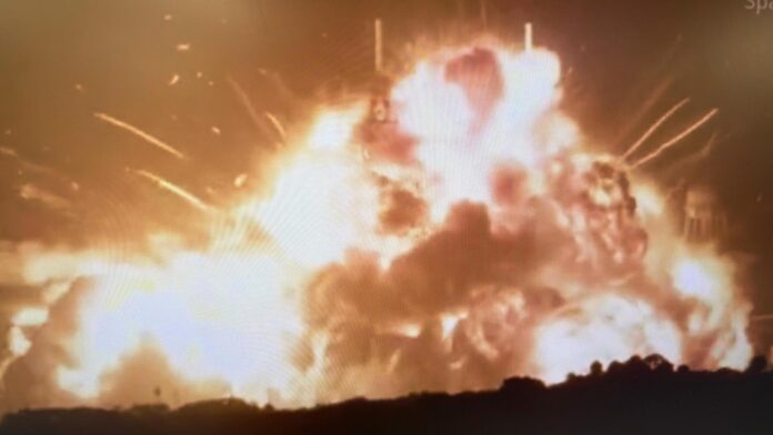 Captura de vídeo de la explosión de un cohete de la empresa aeroespacial Blue Origin, fundada por el magnate Jeff Bezos, en Cabo Cañaveral, en el estado de Florida (EE.UU.), durante una prueba en una plataforma de lanzamiento.
