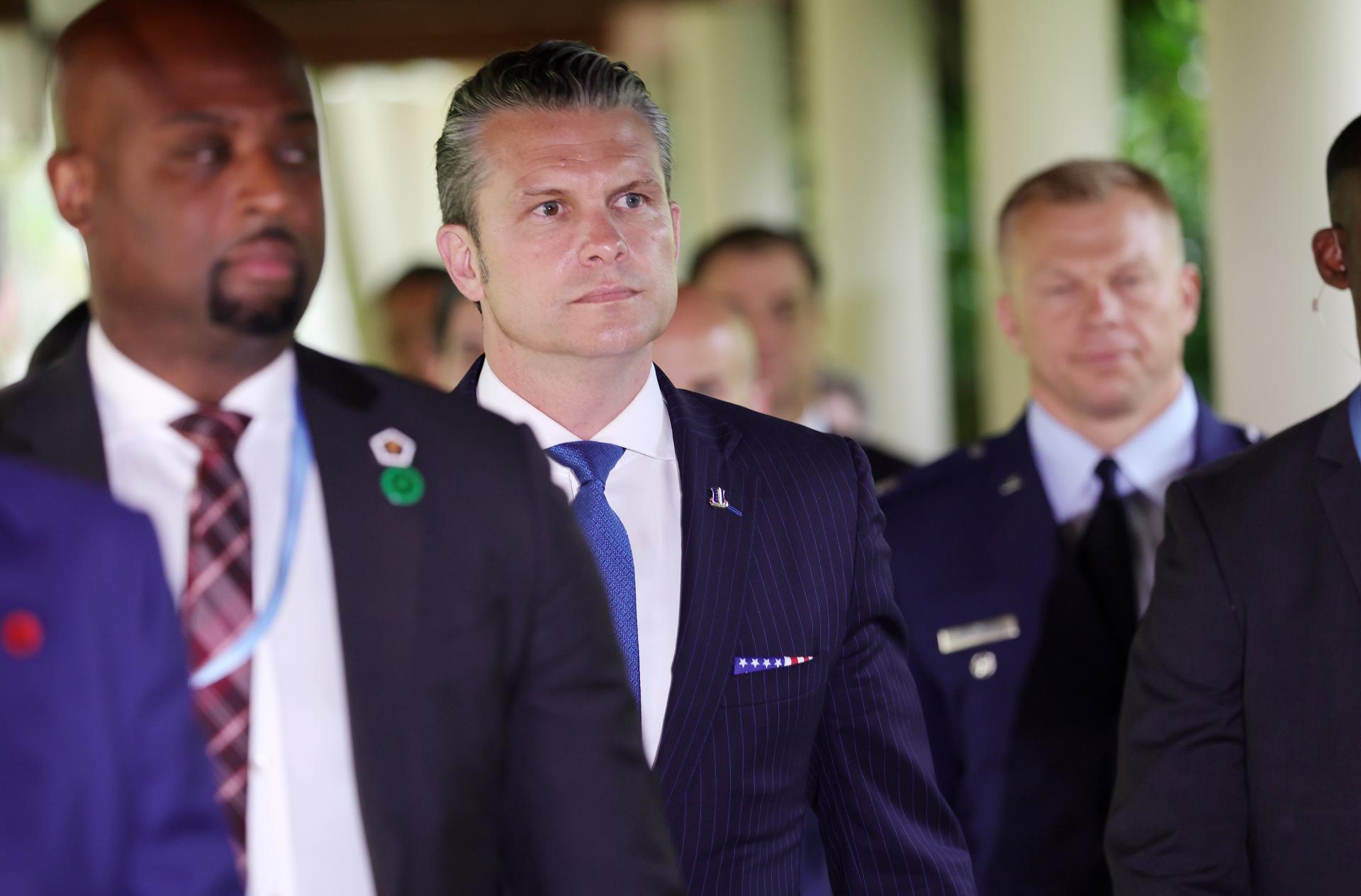 El jefe de Defensa de EE. UU., Pete Hegseth, durante su visita a Singapur para participar en el Diálogo Shangri-La, el foro de seguridad anual más importante de Asia.
EFE/EPA/HOW HWEE YOUNG
