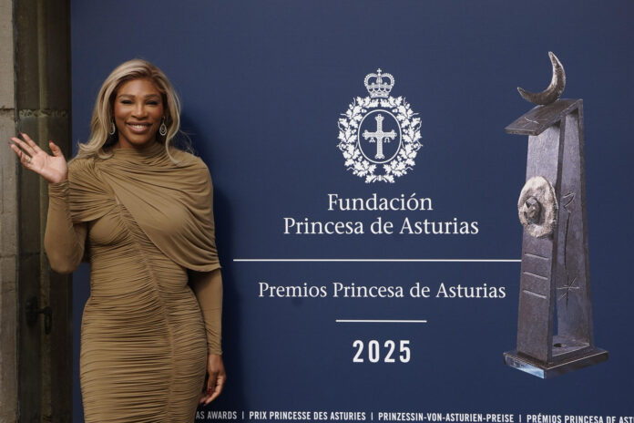 Fotografía de Paco Paredes, en la que puede verse en una imagen de archivo del 23 de octubre de 2025 a la tenista estadounidense Serena Williams, durante la entrega de premios del año pasado. EFE
