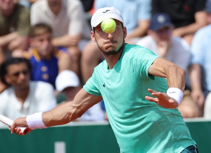 El español Pablo Carreño durante su partido ante el argentino Thiago Tirante, correspondiente a la tercera ronda de Roland Garros, este viernes.EFE/EPA/CHRISTOPHE PETIT TESSON
