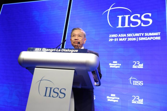 El presidente de Vietnam, To Lam, durante su discurso en el fondo de defensa Diálogo Shangri-la, que se celebra en Singapur.
EFE/EPA/HOW HWEE YOUNG
