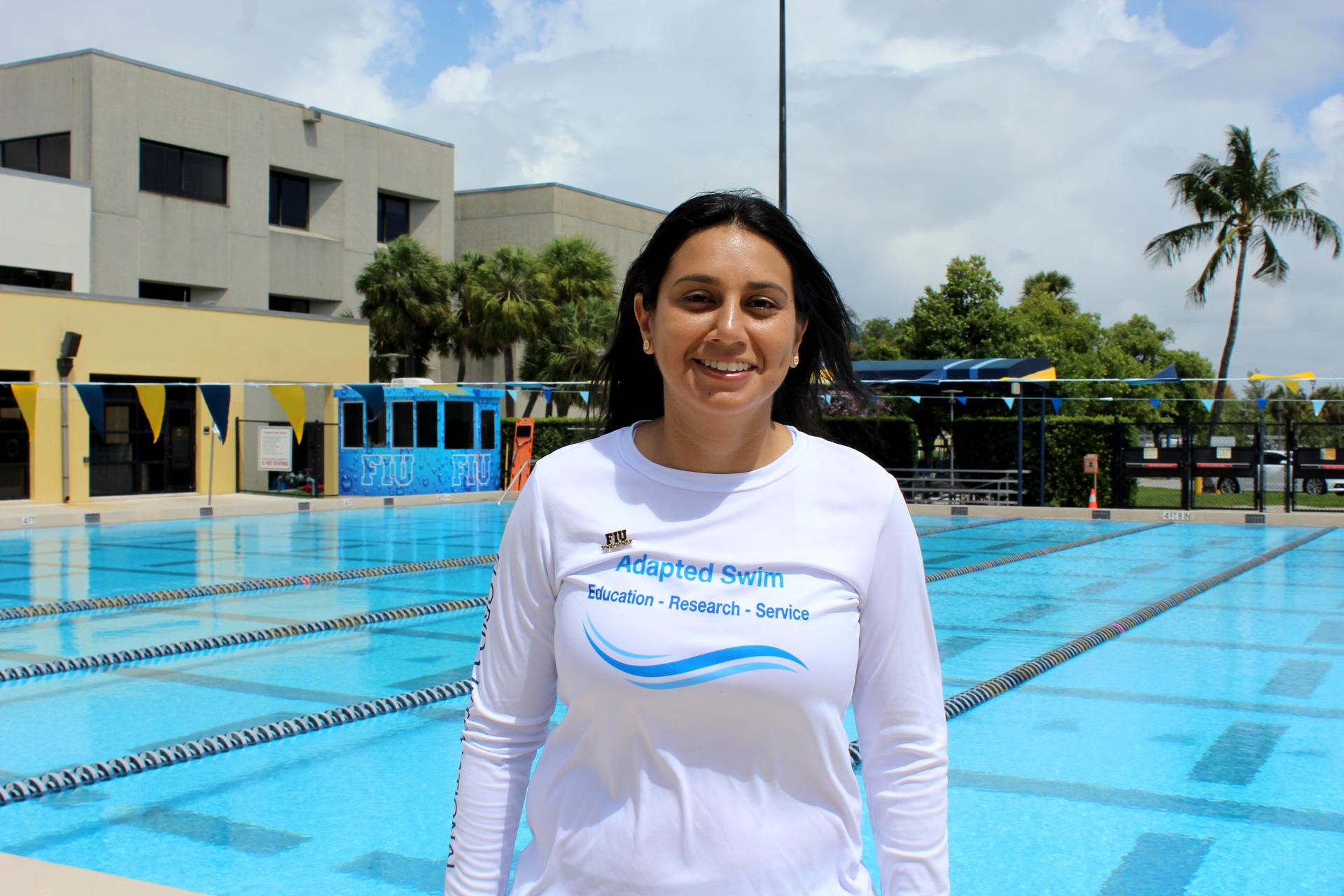 La profesora de rehabilitación y terapia recreativa, la mexicana Tania Santiago Pérez posa durante una entrevista con EFE este martes, en Miami (EE.UU.). EFE/Pedro Pablo Cortés
