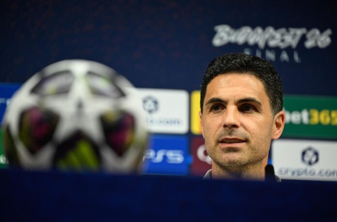 El entrenador del Arsenal Mikel Arteta durante la rueda de prensa previa a la final de la Liga de Campeones contra el París Saint Germain en Budapets. EFE/EPA/INA FASSBENDER / POOL

