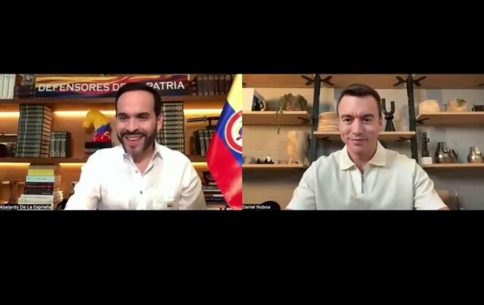 Fotografía difundida en la cuenta en X @DanielNoboaOk del presidente de Ecuador, Daniel Noboa (d), durante una videoconferencia con el candidato la presidencia de Colombia Abelardo de la Espriella este viernes. EFE/ @DanielNoboaOk
