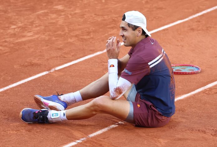 El chileno Alejandro Tabilo se sumó al club de los octavos de final de Roland Garros EFE/EPA/CHRISTOPHE PETIT TESSON
