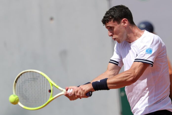 Juan Manuel Cerundolo durante su partido de tercera ronda en el Open de Francia de Tenis en Roland Garros, París. EFE/TERESA SUAREZ
