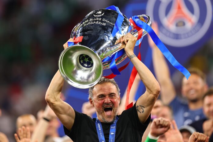El jugador del PSG Luis Enrique tras la final de la Liga de Campeones UEFA entre Paris Saint-Germain y Arsenal en el estadio Puskas Arena en Budapest, Hungría. EFE/EPA/ANNA SZILAGYI
