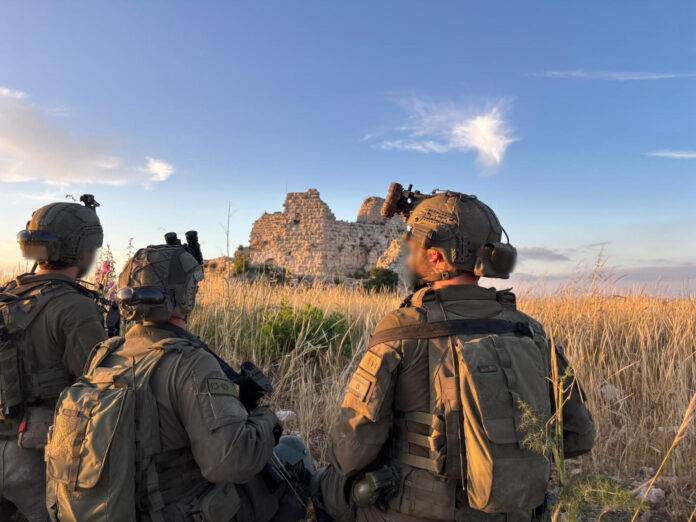 El Ejército de Israel anunció este domingo que lleva días operando en torno al castillo de Beaufort, una posición estratégica en el sur del Líbano y al norte del río Litani, sobre el que ha expandido su invasión en los últimos días. 