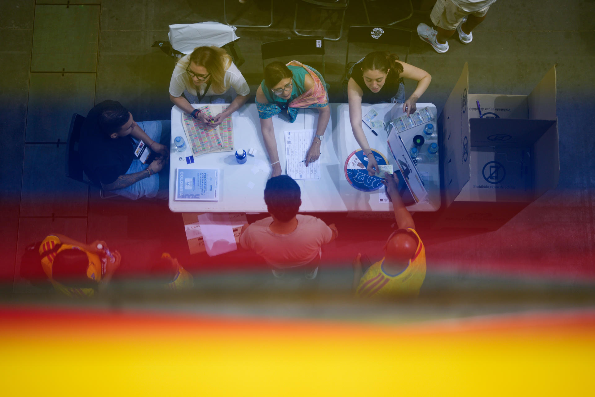 Casi 308.000 colombianos están inscritos para votar hasta este domingo en más de una veintena de puestos de votación en España en la primera vuelta presidencial de Colombia. En la imagen, el Pabellón satélite de la Casa de Campo en Madrid. EFE/Borja Sánchez Trillo
